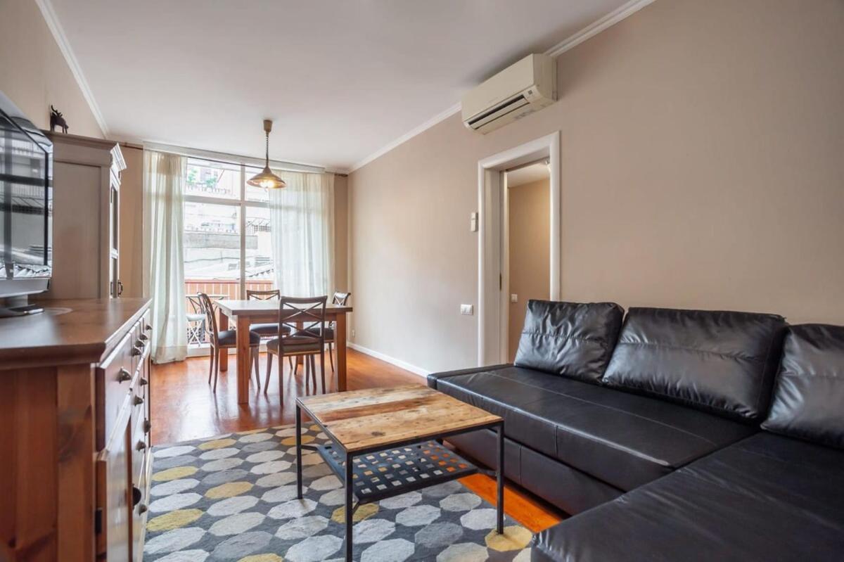 Next To Sagrada Familia 4-Bedroom Apartment Барселона Экстерьер фото