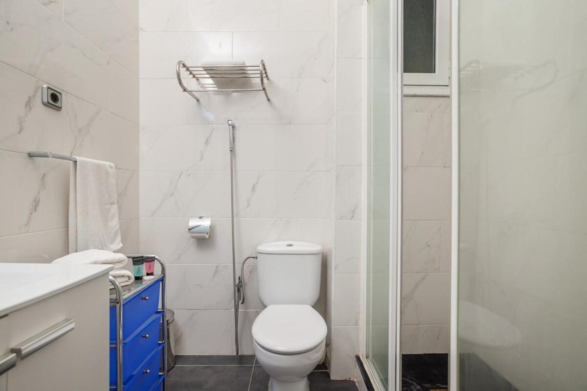Next To Sagrada Familia 4-Bedroom Apartment Барселона Экстерьер фото