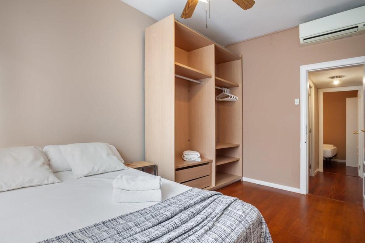 Next To Sagrada Familia 4-Bedroom Apartment Барселона Экстерьер фото