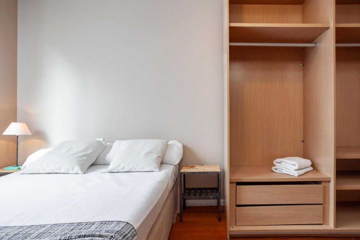 Next To Sagrada Familia 4-Bedroom Apartment Барселона Экстерьер фото