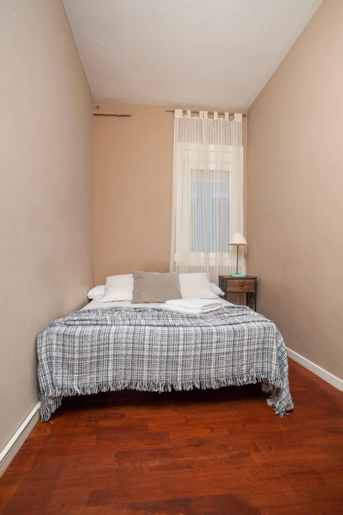 Next To Sagrada Familia 4-Bedroom Apartment Барселона Экстерьер фото