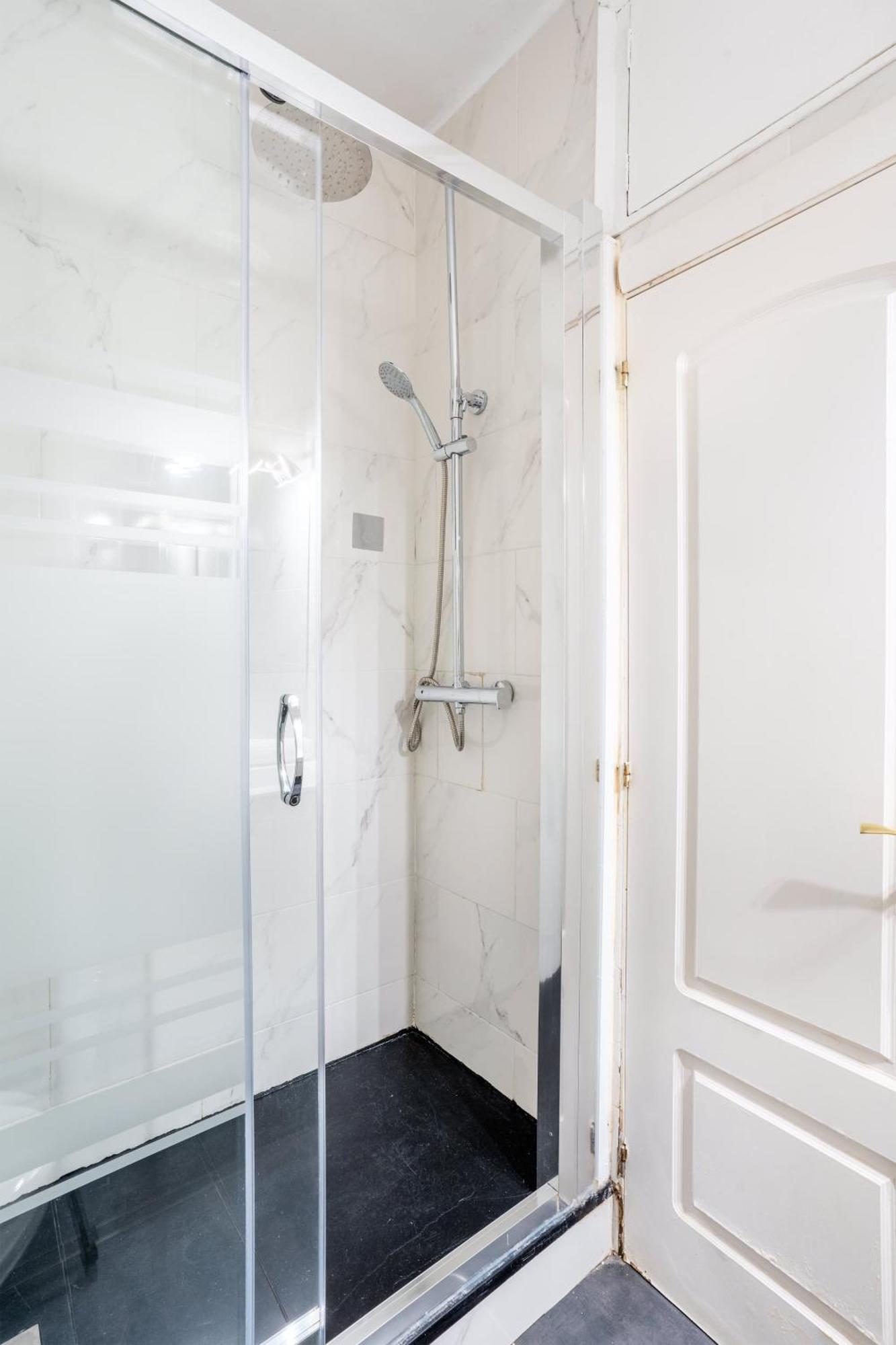 Next To Sagrada Familia 4-Bedroom Apartment Барселона Экстерьер фото
