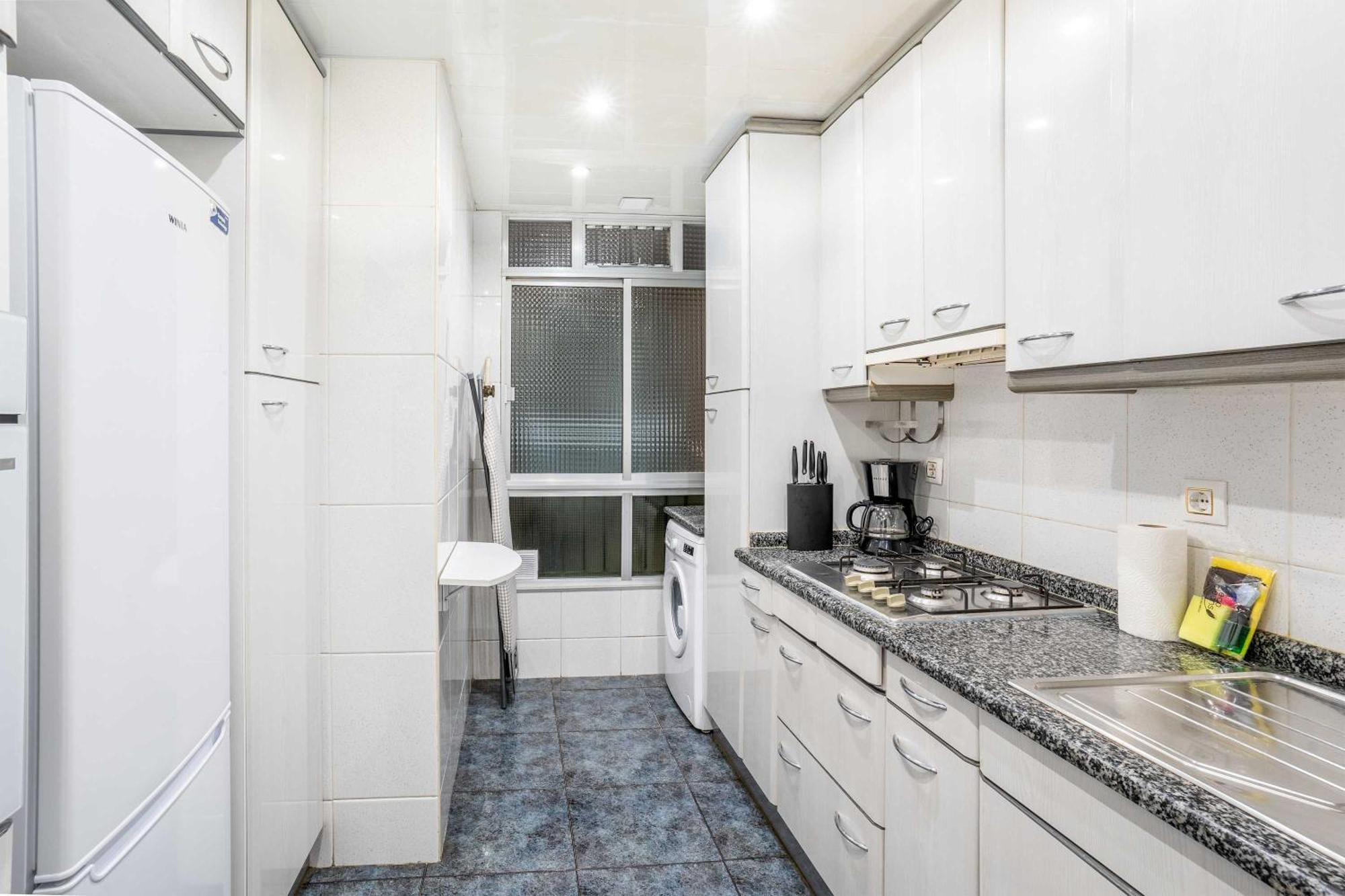 Next To Sagrada Familia 4-Bedroom Apartment Барселона Экстерьер фото